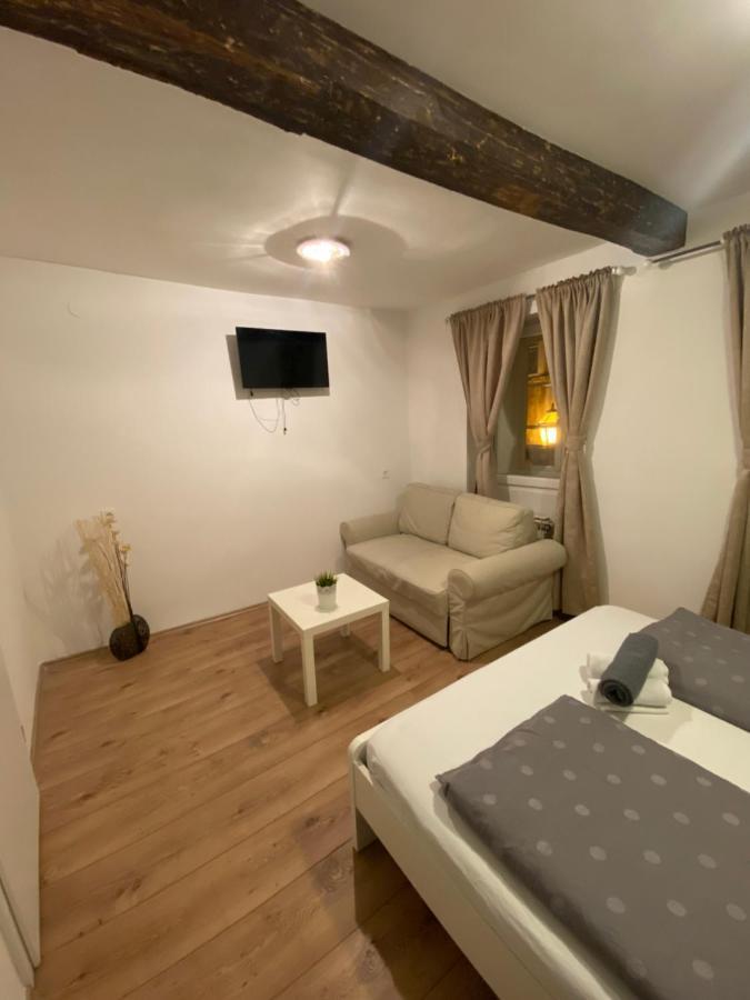 Rooms And Apartments Nokturno ซาเกร็บ ภายนอก รูปภาพ