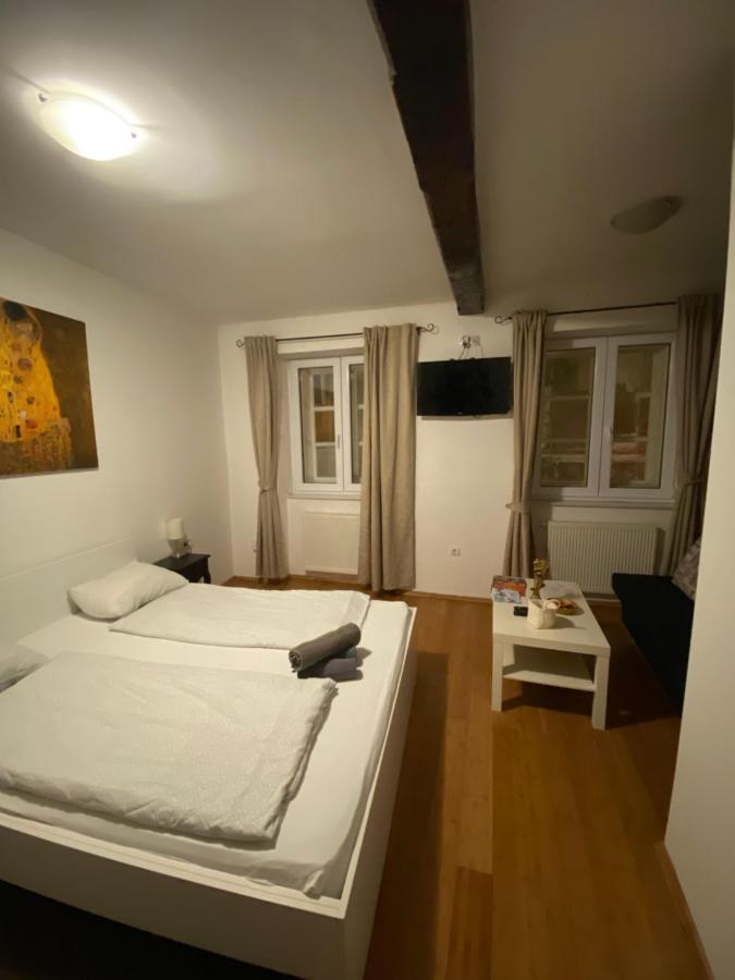 Rooms And Apartments Nokturno ซาเกร็บ ภายนอก รูปภาพ