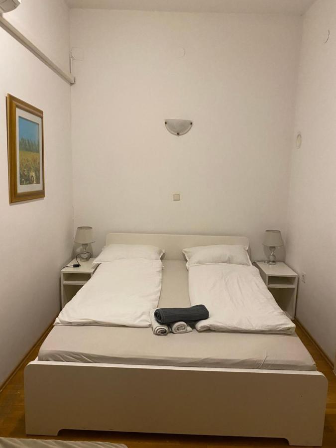Rooms And Apartments Nokturno ซาเกร็บ ภายนอก รูปภาพ