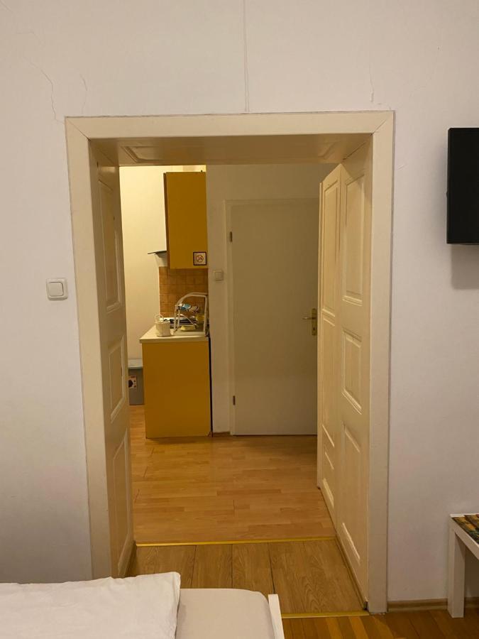 Rooms And Apartments Nokturno ซาเกร็บ ภายนอก รูปภาพ